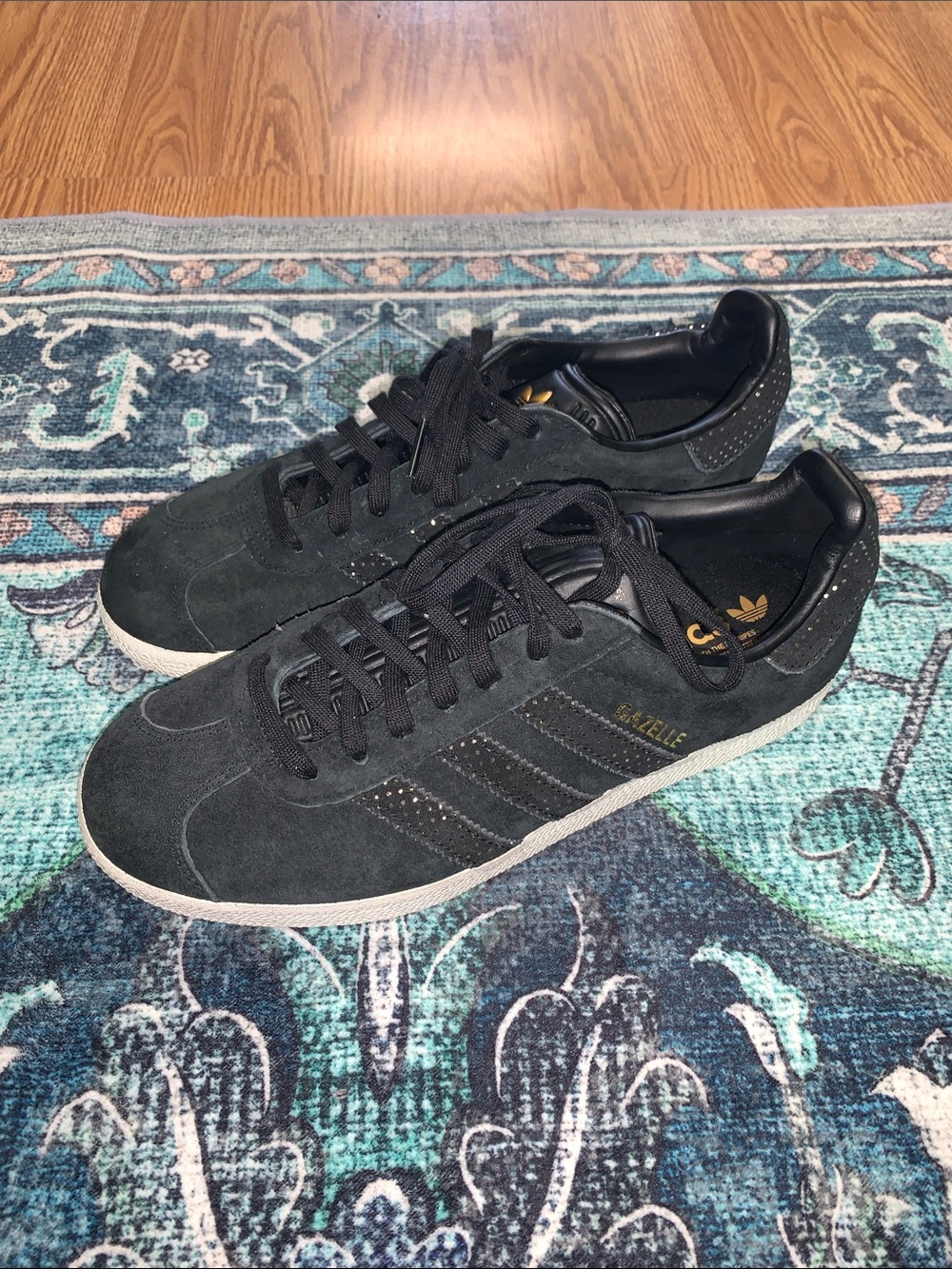 Adidas gazelle new black suede gold 8.5 hipster shoes